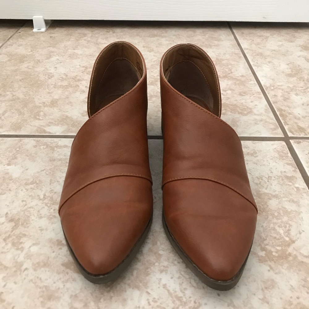 Target: Universal Thread “wenda” cur our bootie